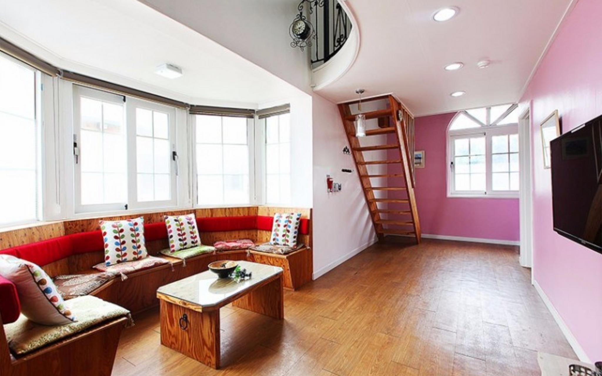 Daecheon Swiss Chalet Spa Pension
