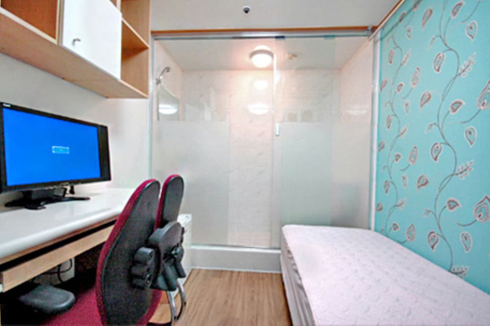 Ivy Oneroomtel