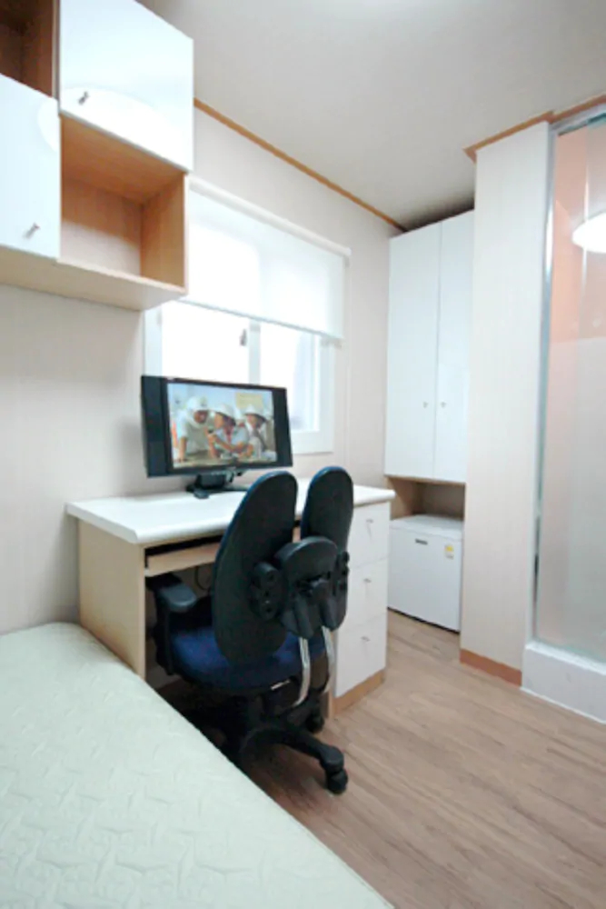 Ivy Oneroomtel