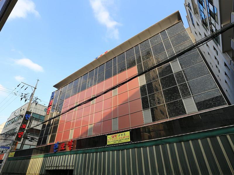 One 1 Motel