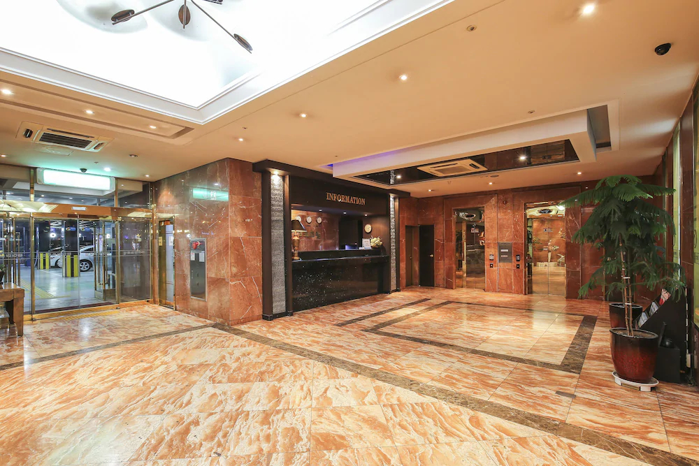 Themepark Tourist Hotel