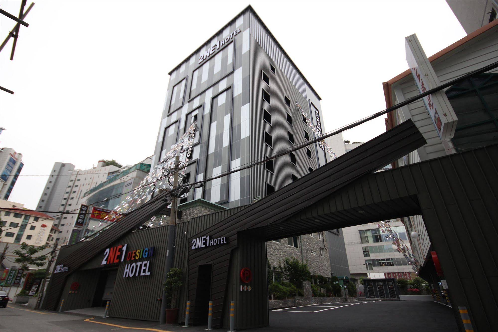 2NE1 Hotel