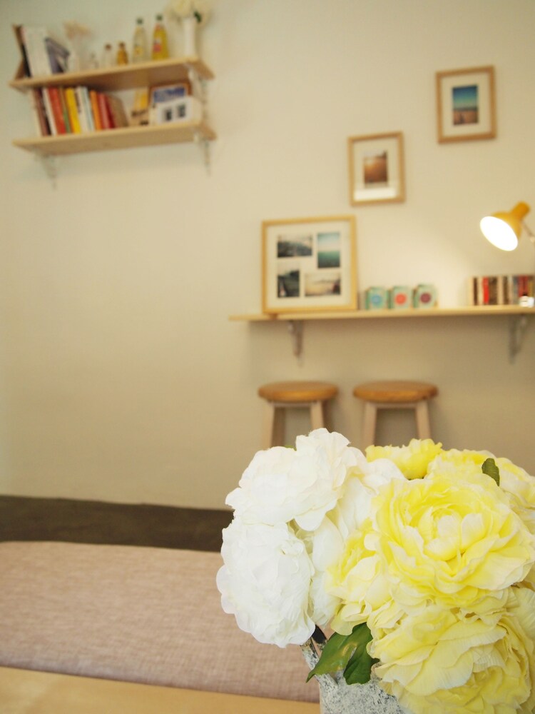 710 Guest house Yellow