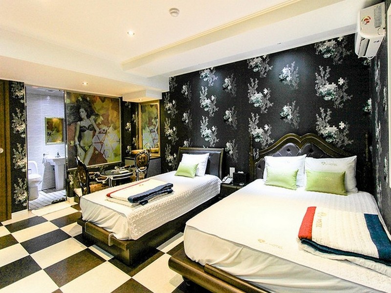 Gray 194 Hotel