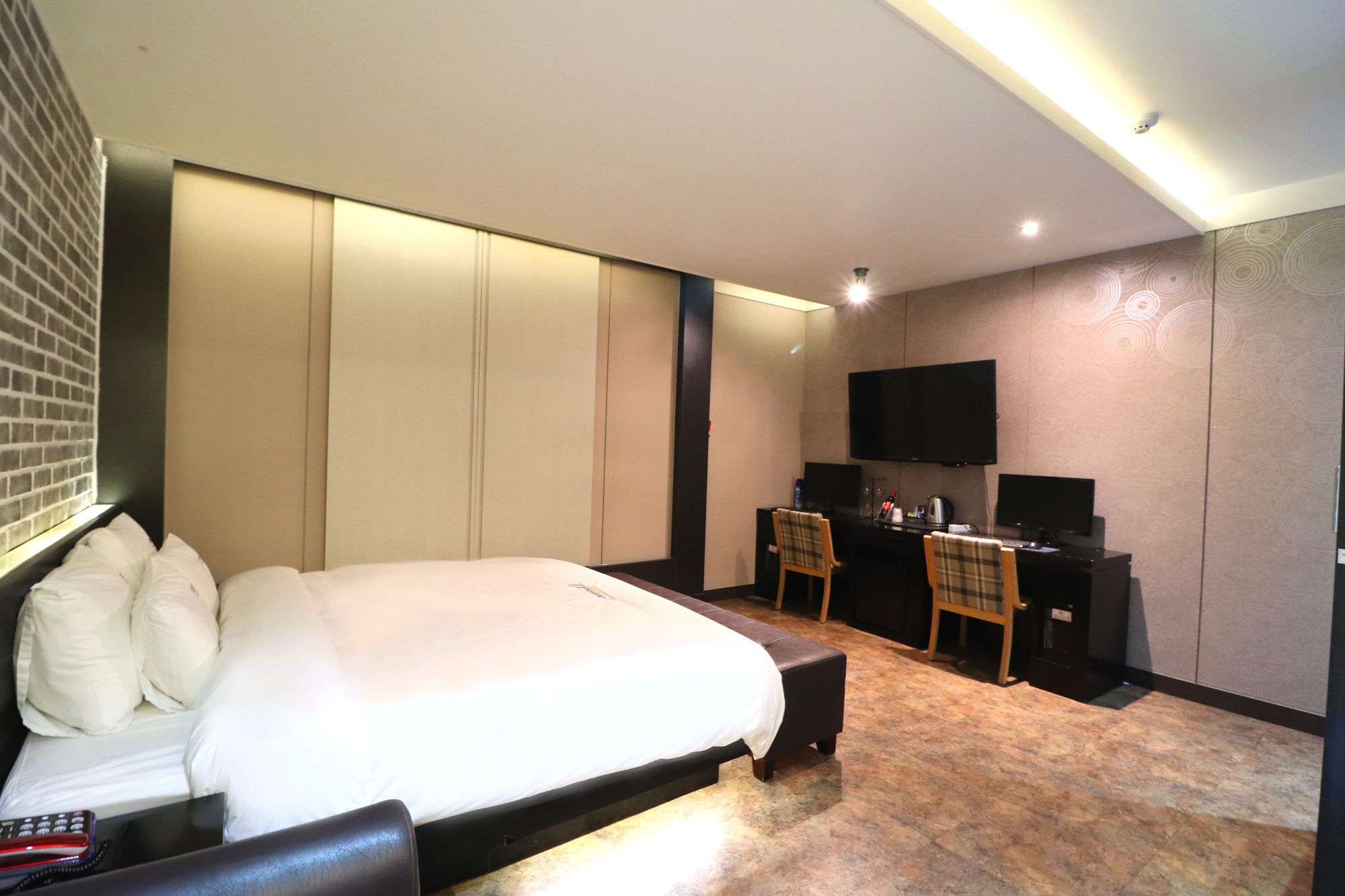 Airport Hotel