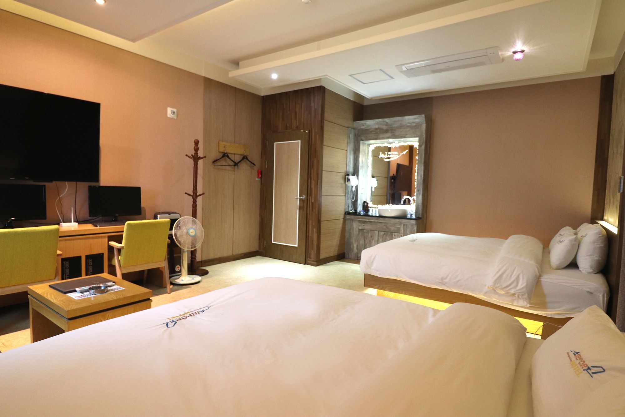 Airport Hotel