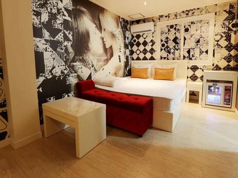 Apple Motel