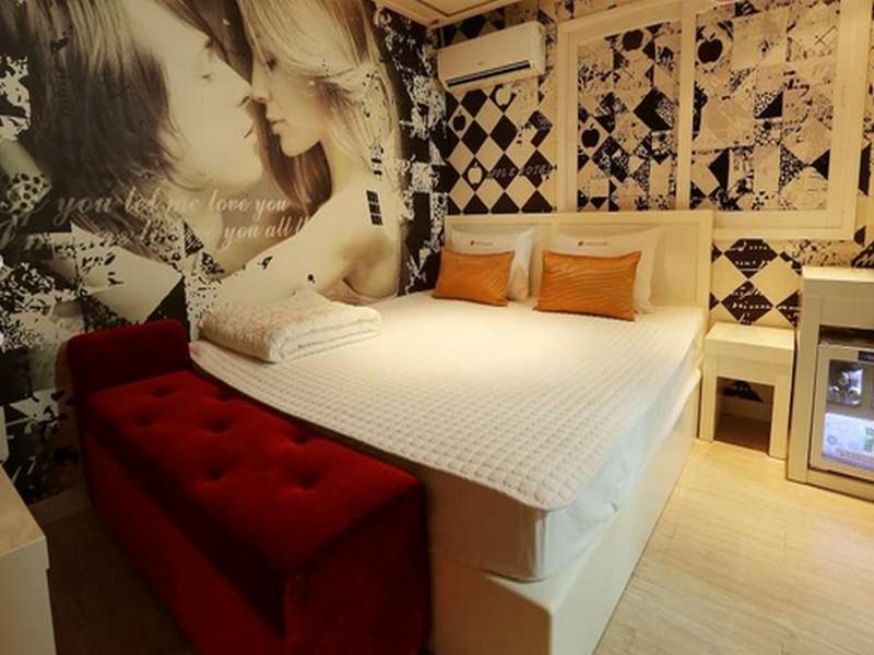 Apple Motel