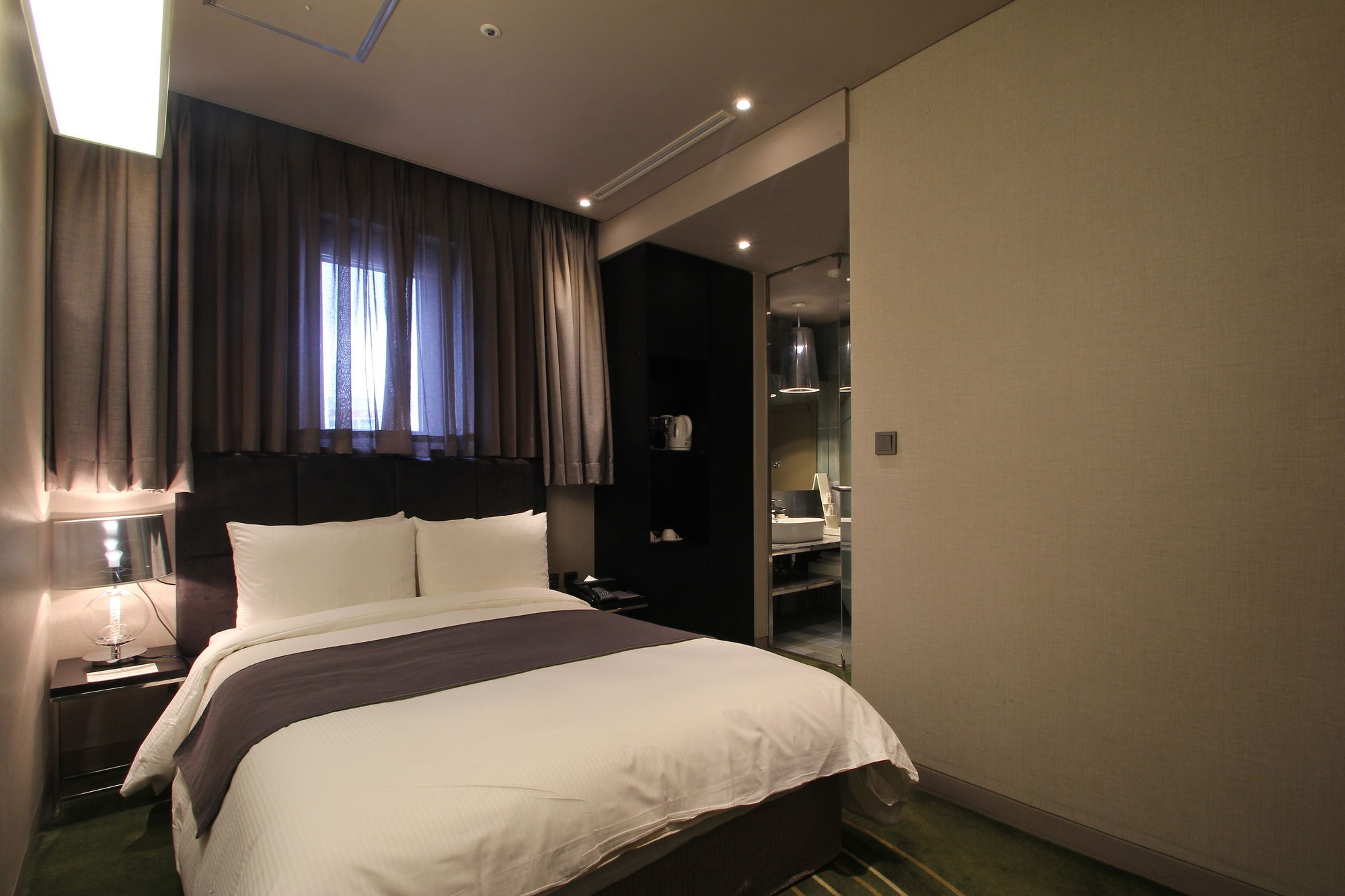 Best Louis Hamilton Hotel