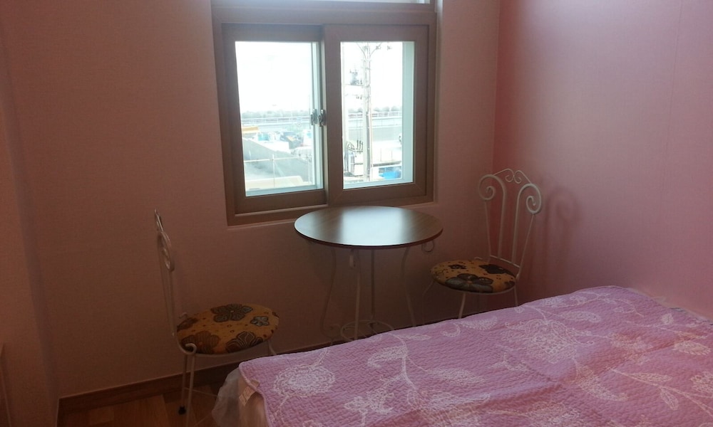 Bexco Hostel B&B