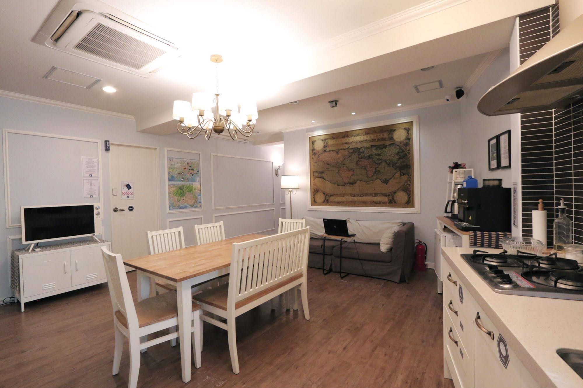 Blue Boat Hostel Haeundae