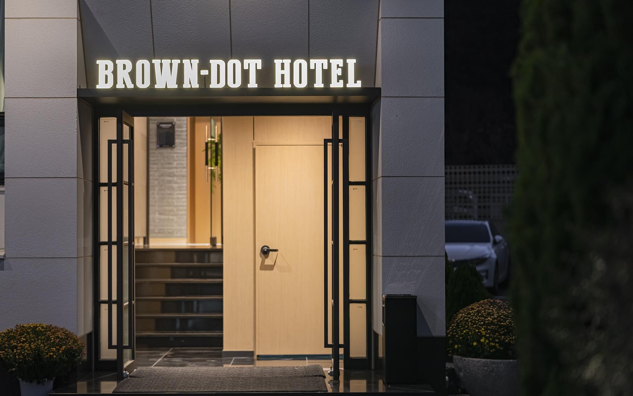 Brown Dot Hotel