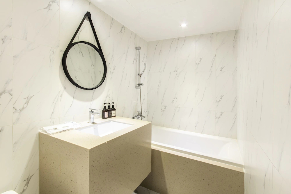 Brown Dot Hotel Centum