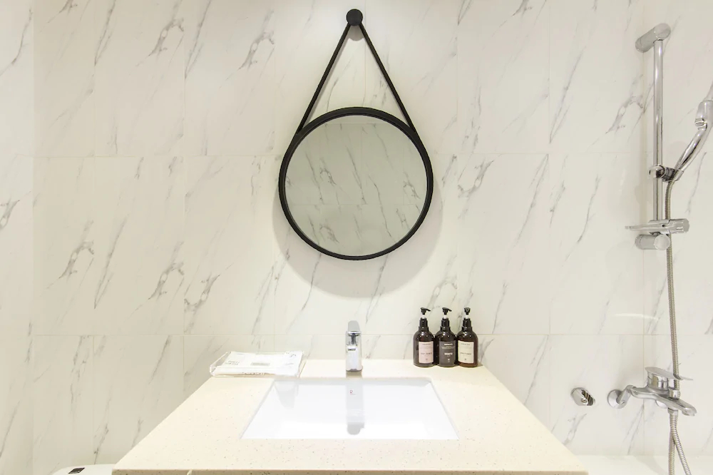 Brown Dot Hotel Centum