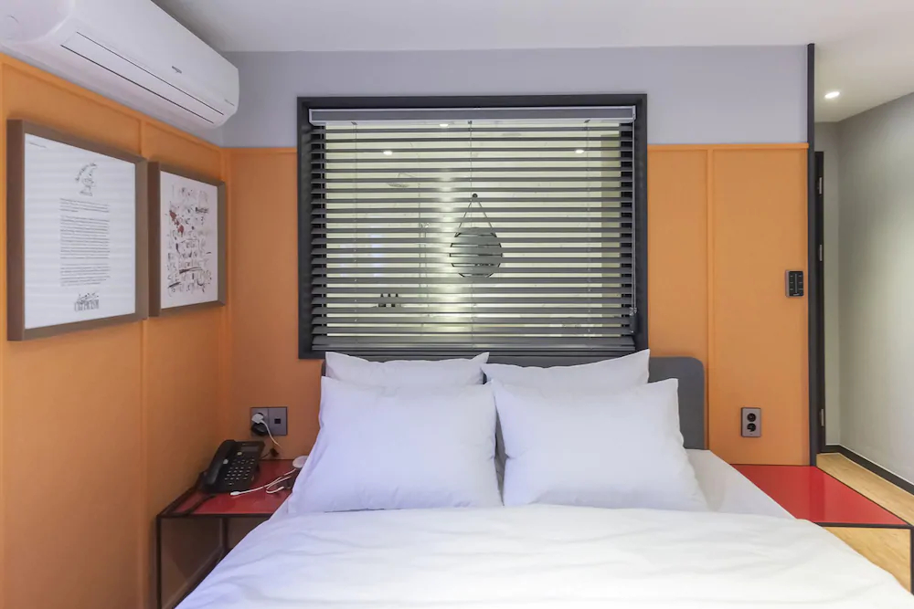 Brown Dot Hotel Centum