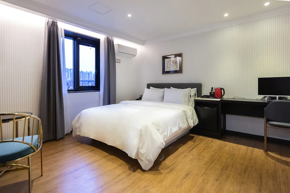 Brown Dot Hotel Centum