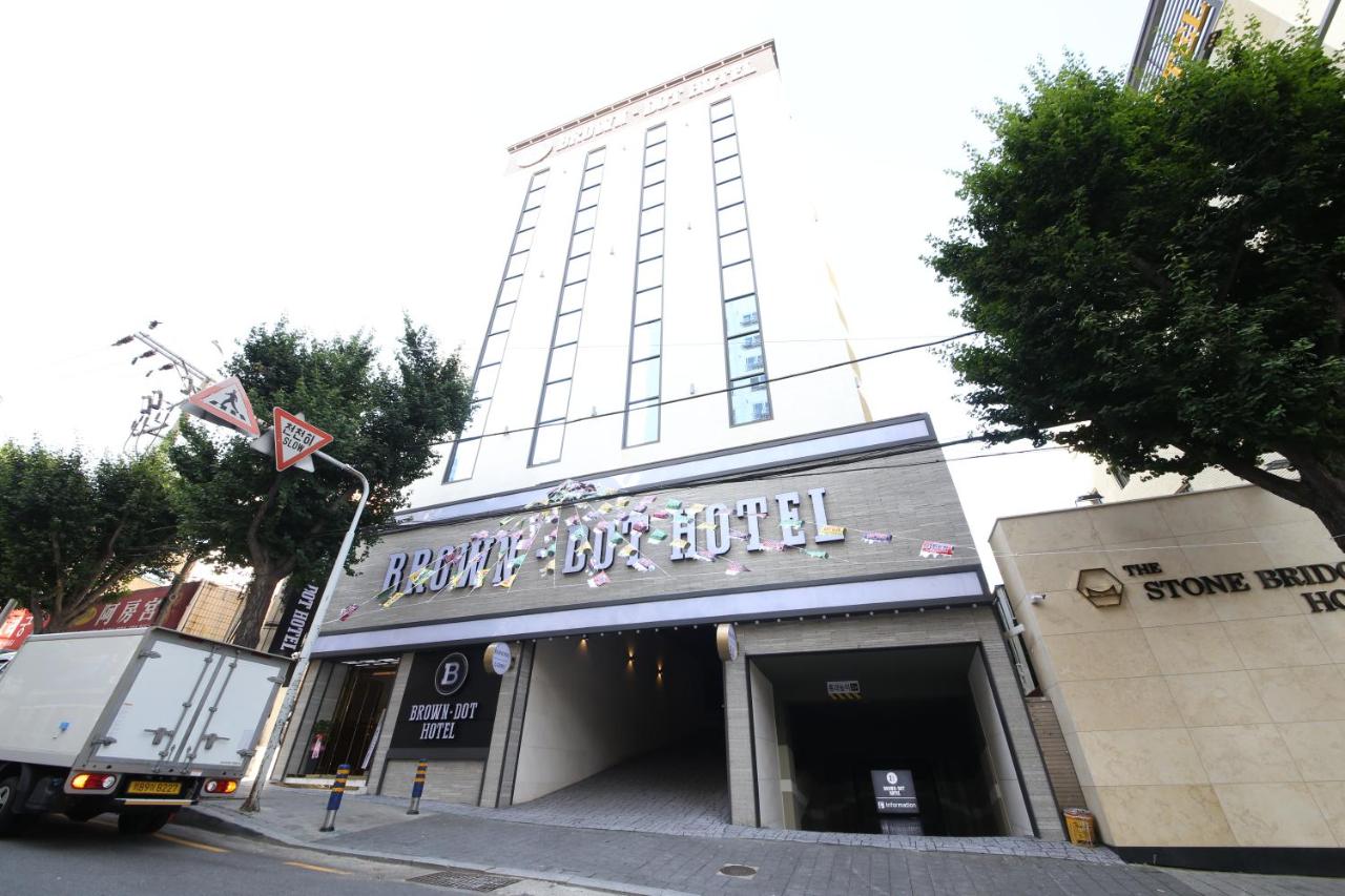 Brown Dot Hotel Minam