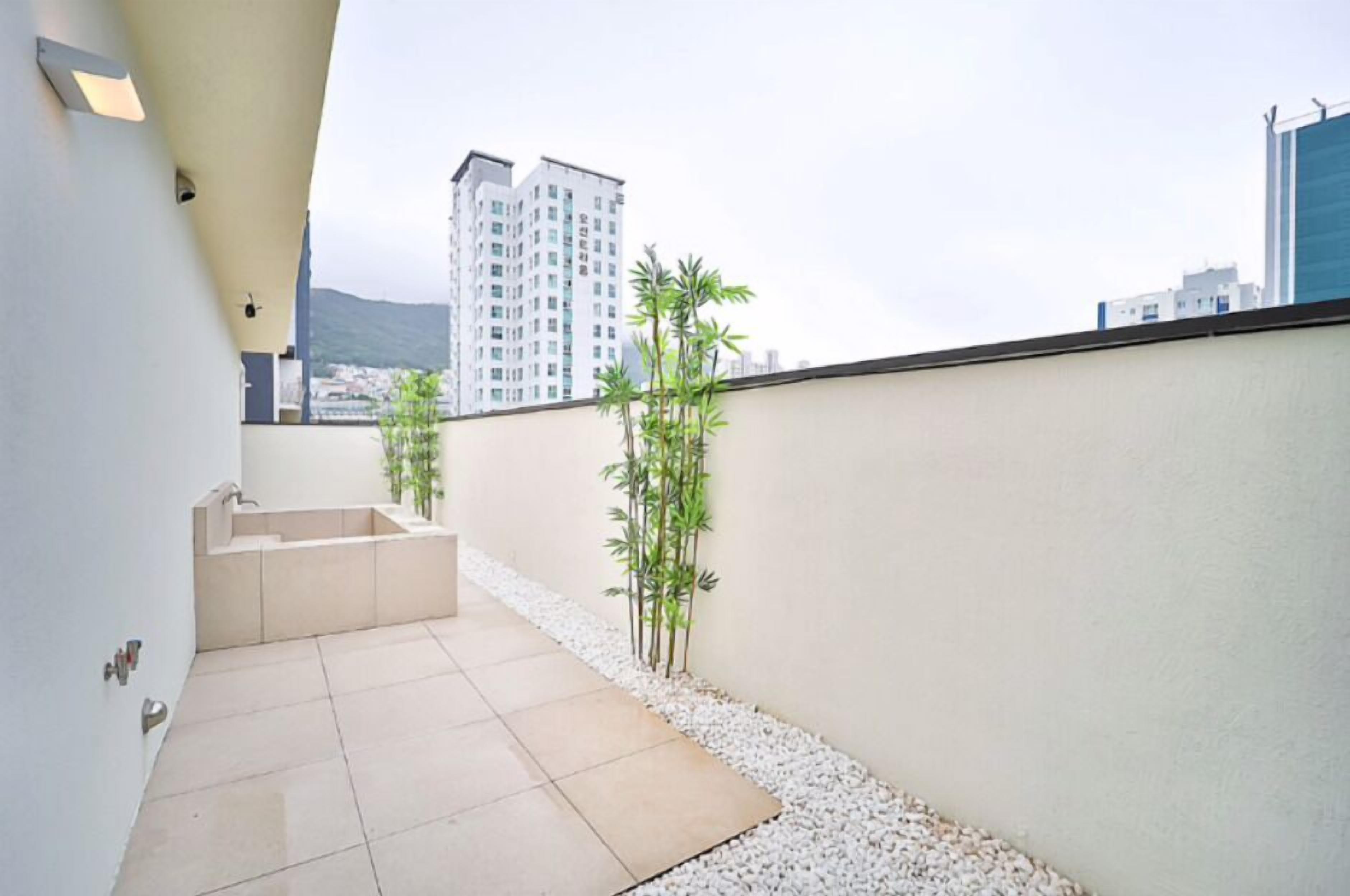 Brown Dot Hotel Yeongdo Daegyo