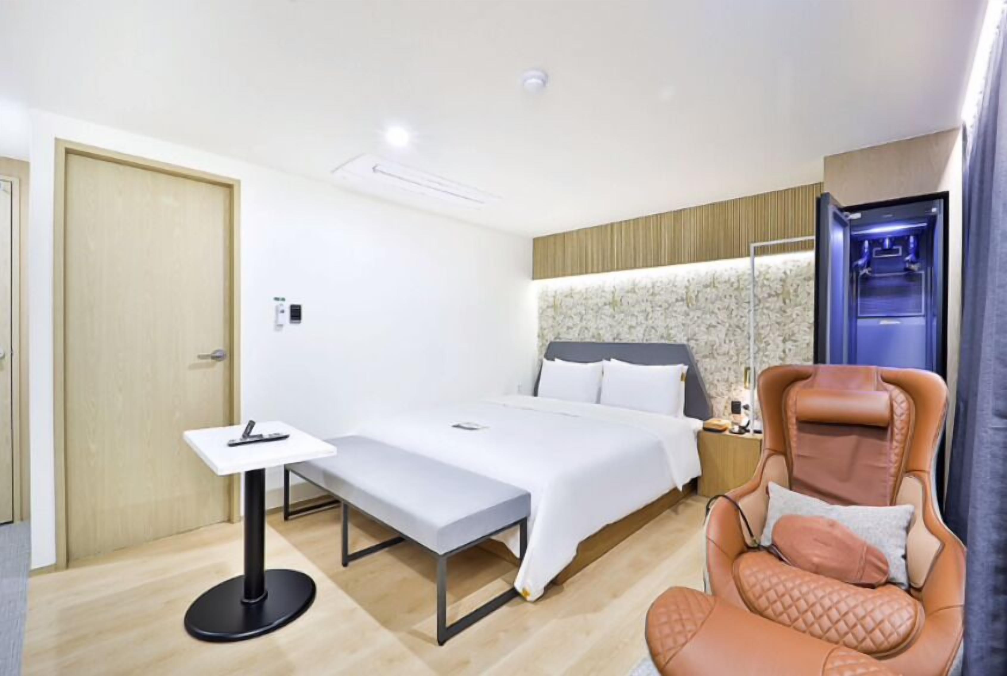 Brown Dot Hotel Yeongdo Daegyo