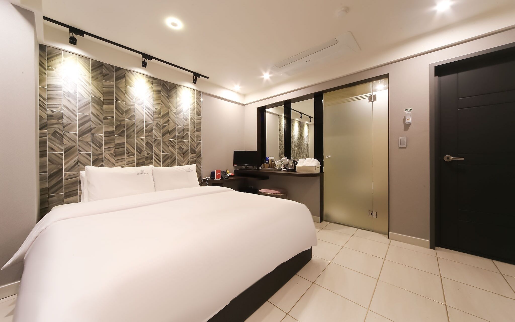 Busan Hadan E Palace Hotel