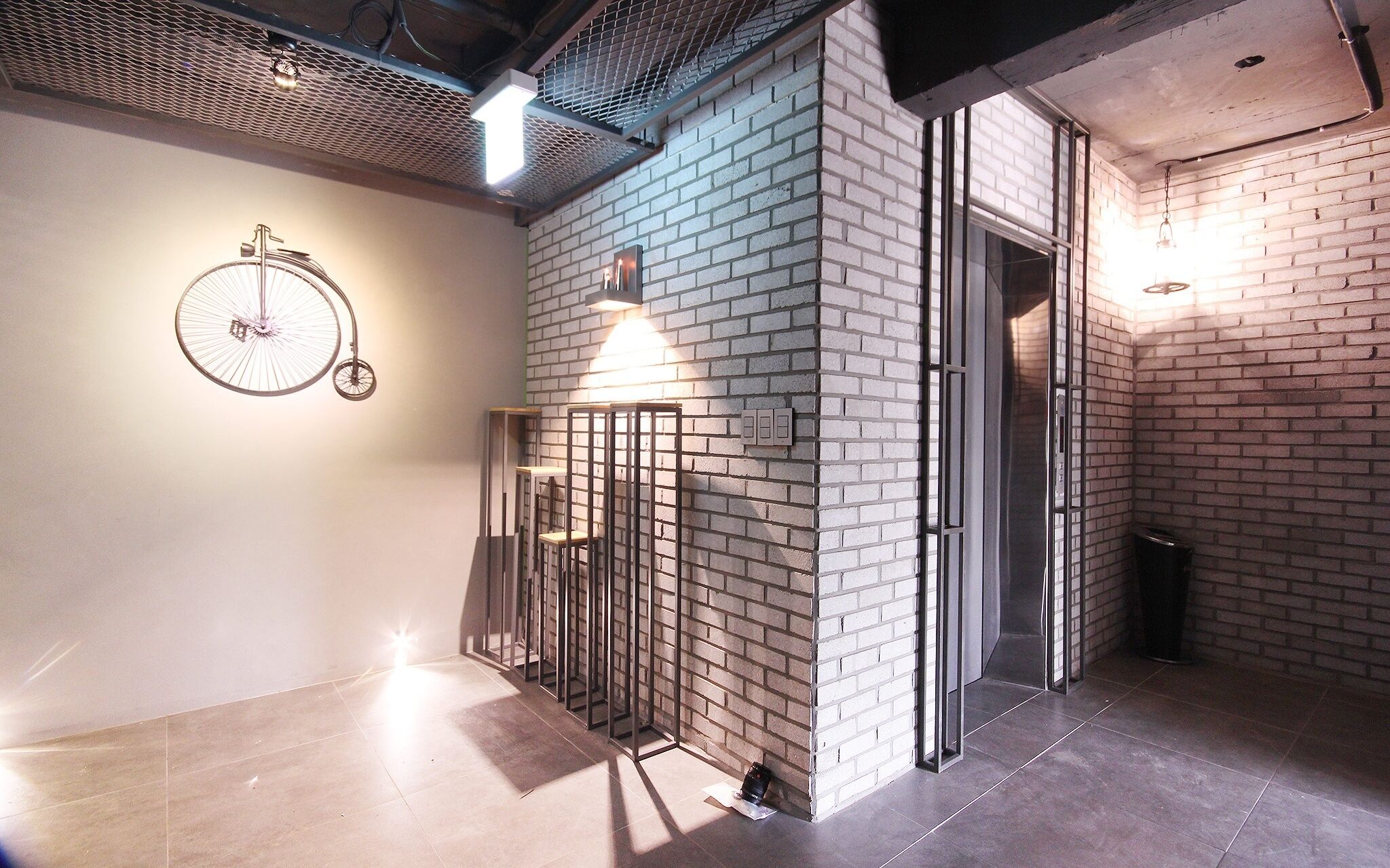 Busan Oncheonjang Mr Brick