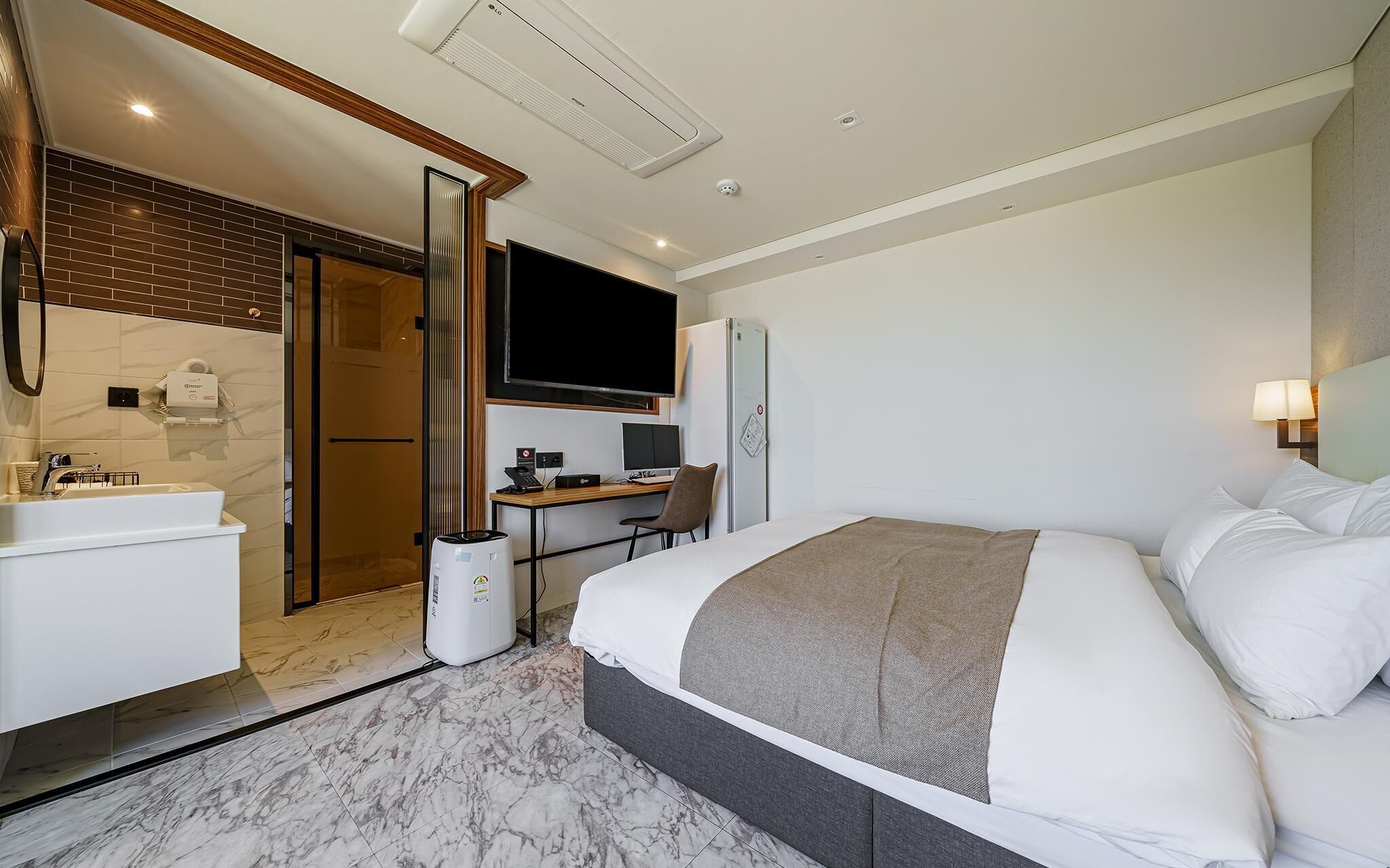 Busan Songjeong Brooks Hotel