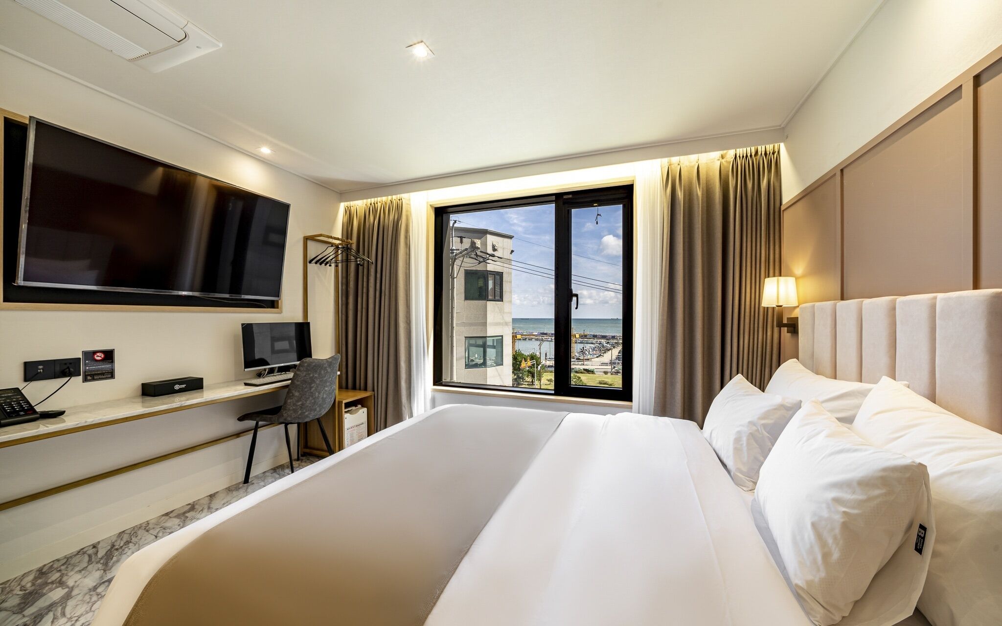 Busan Songjeong Brooks Hotel