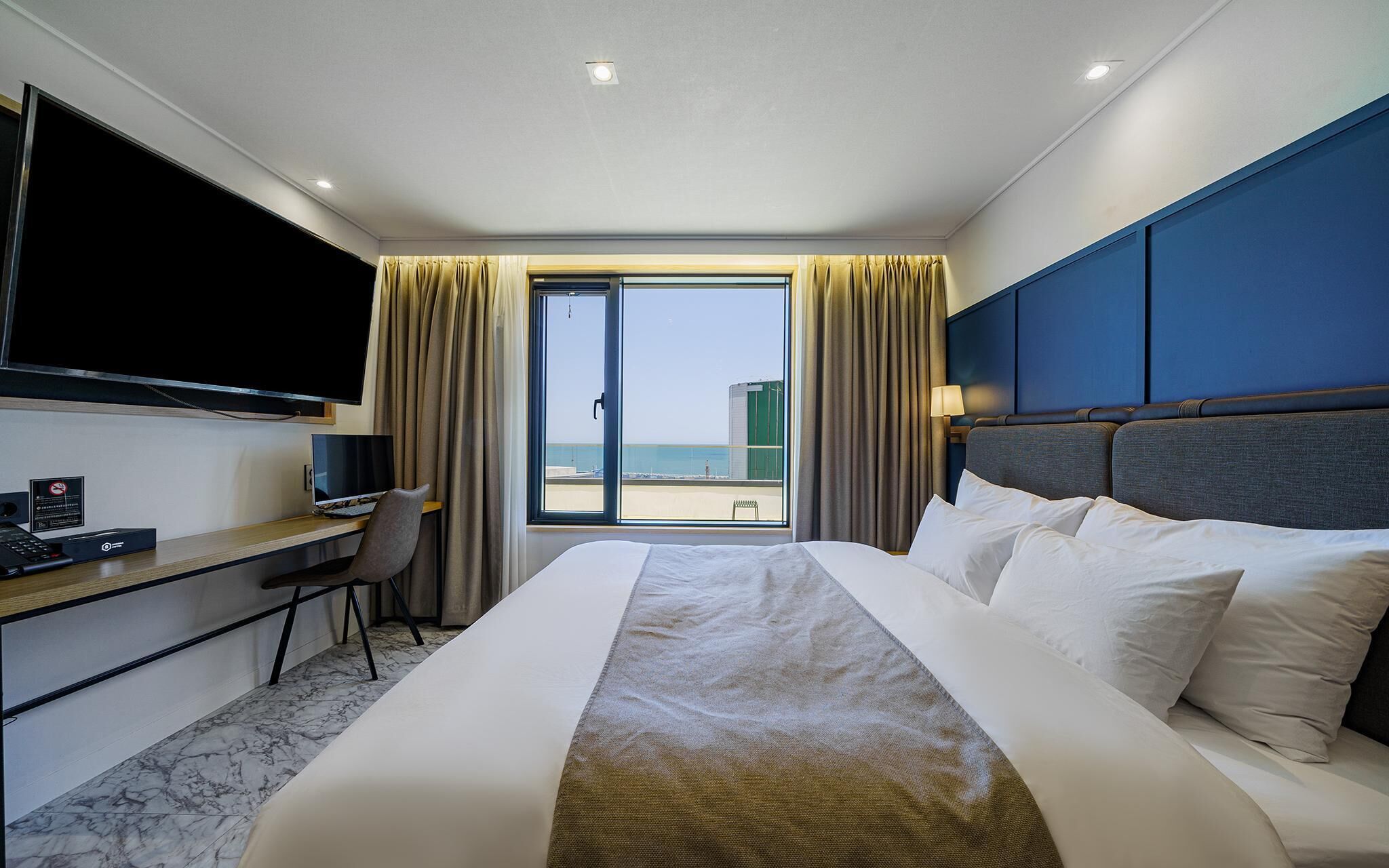 Busan Songjeong Brooks Hotel