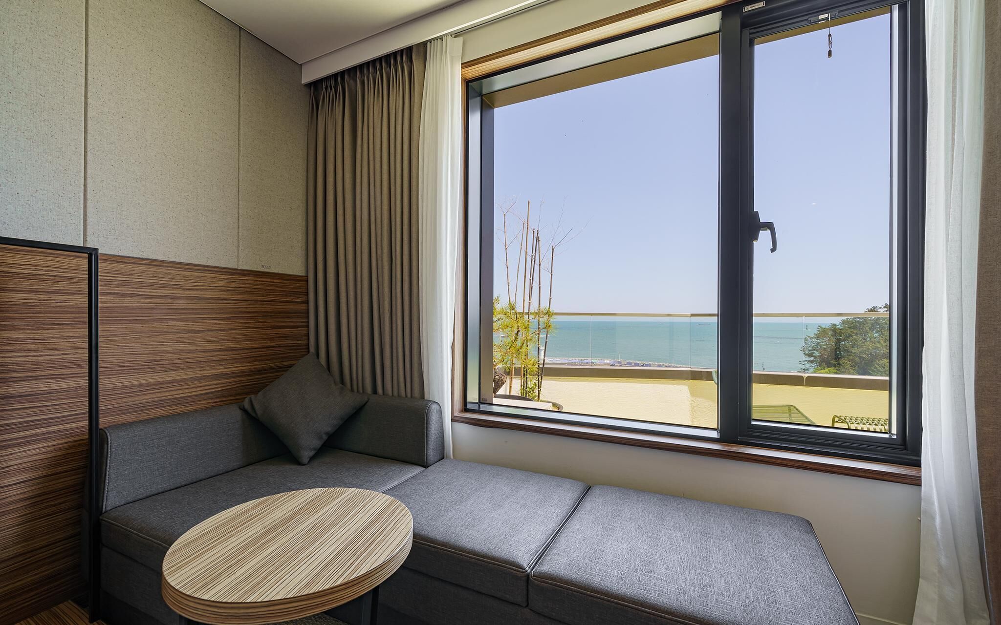 Busan Songjeong Brooks Hotel