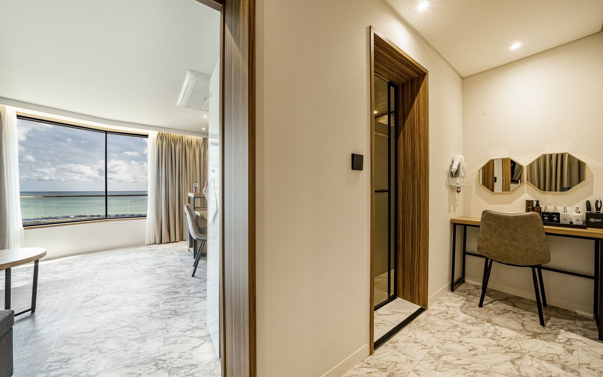 Busan Songjeong Brooks Hotel