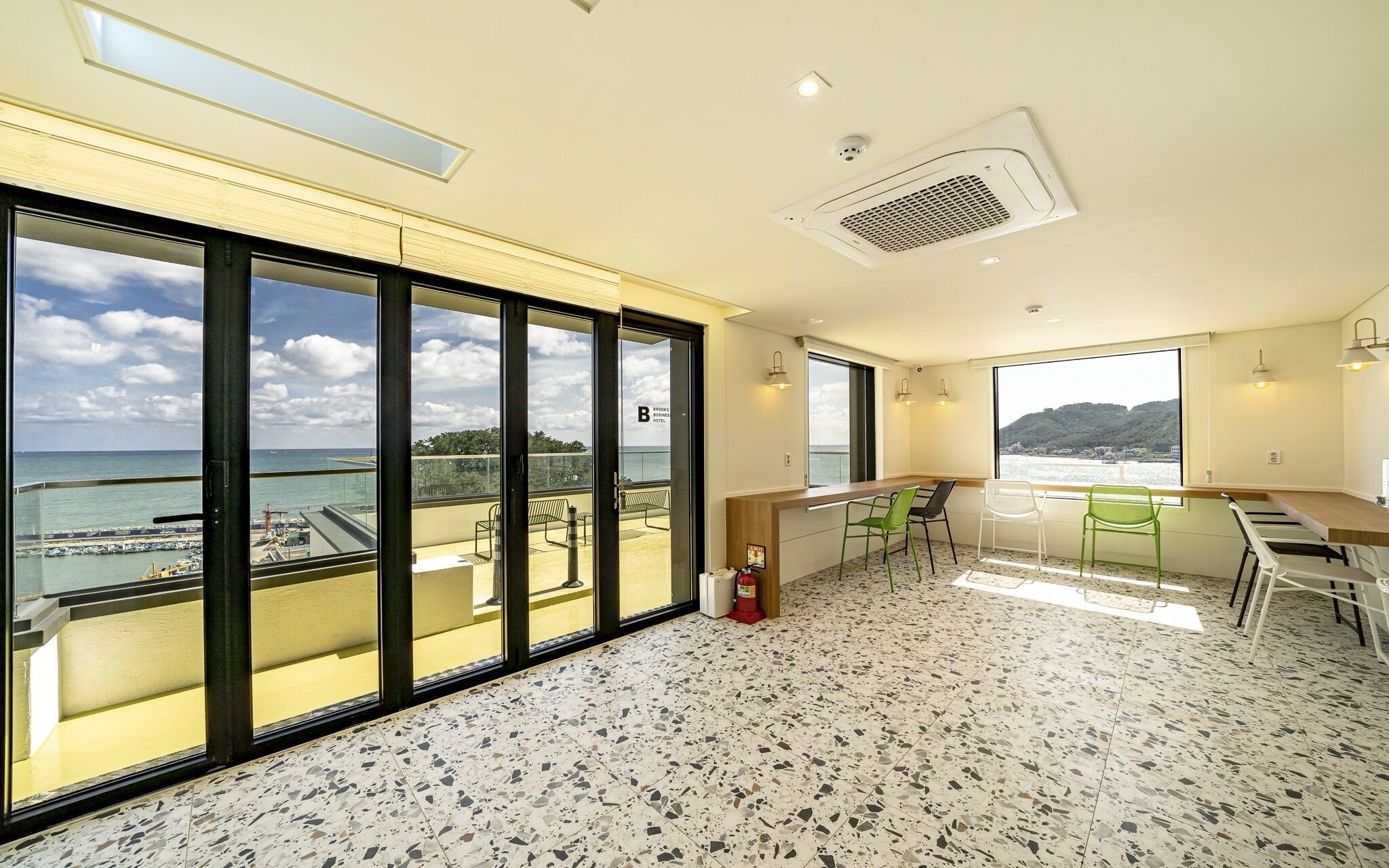 Busan Songjeong Brooks Hotel