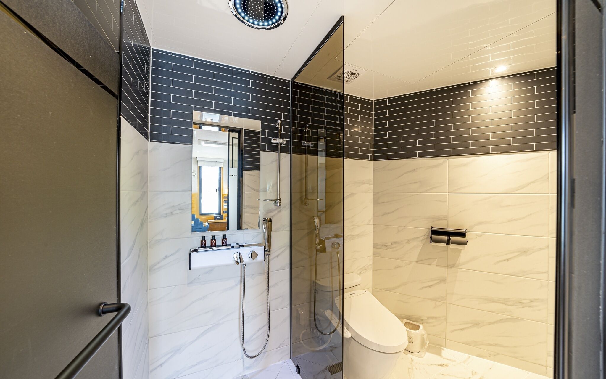 Busan Songjeong Brooks Hotel