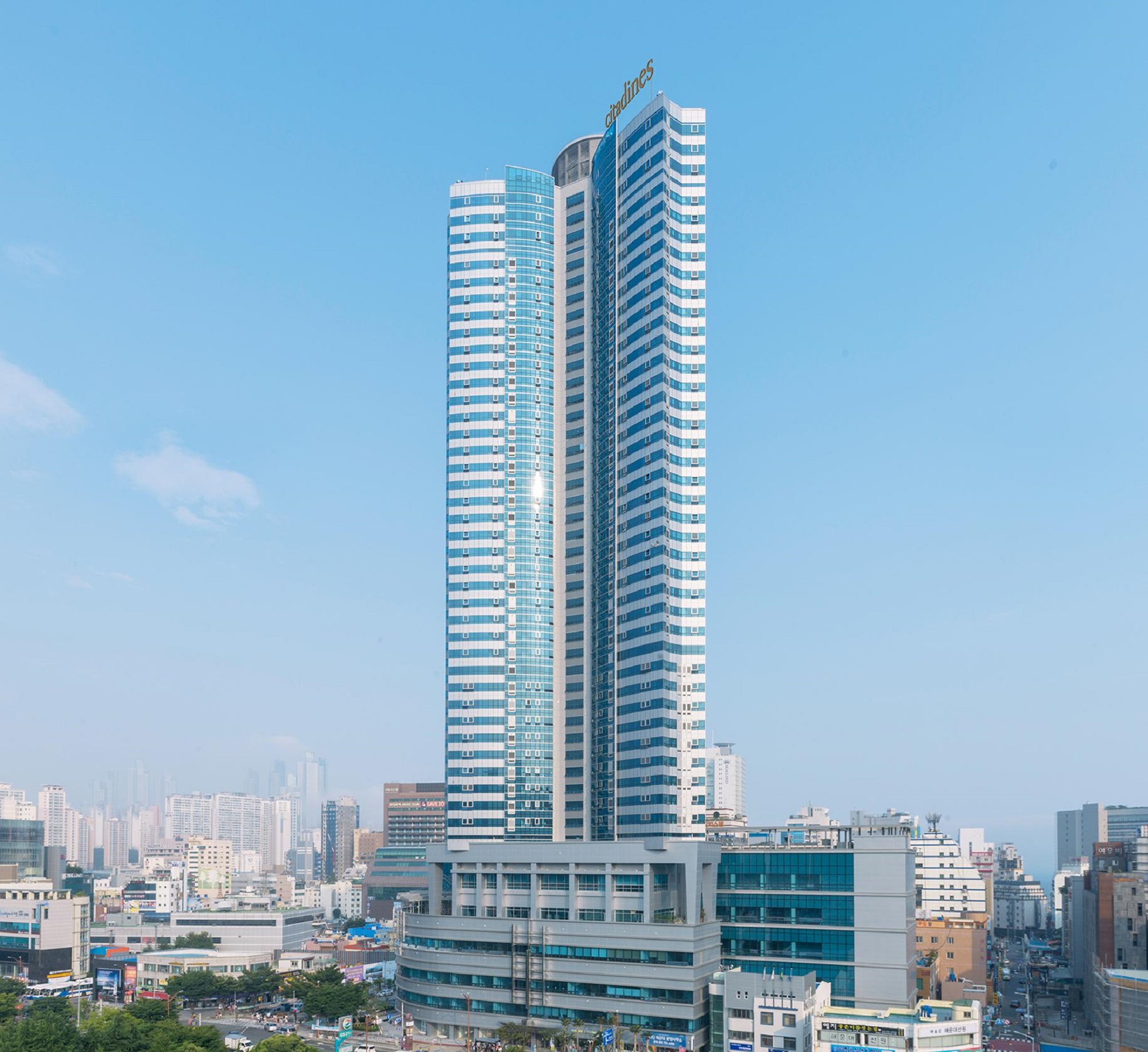 Felix by STX Hotel & Suite