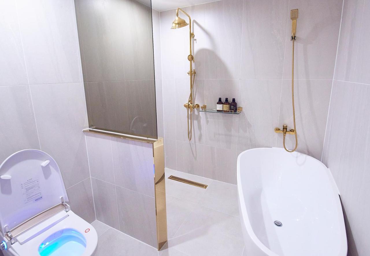 Den Basta Signature Hotel