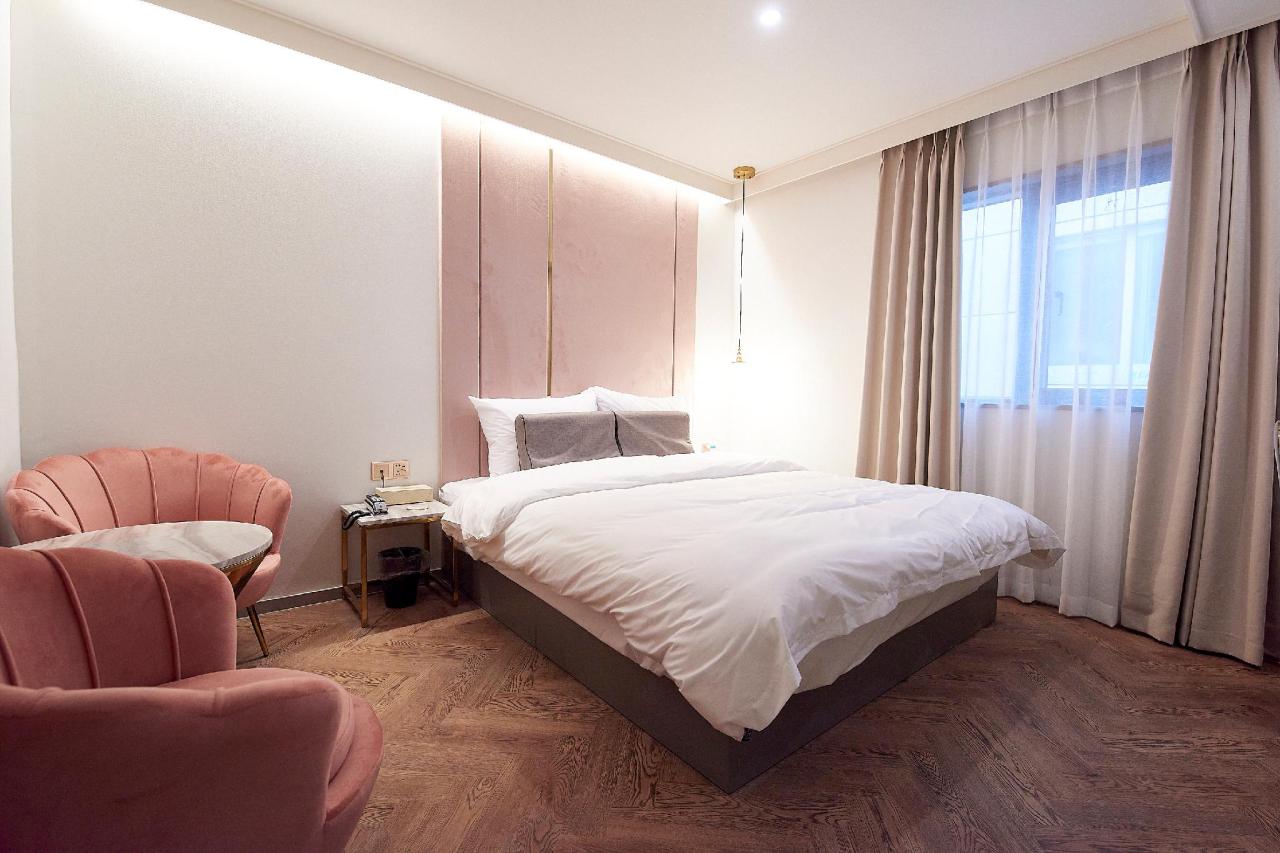 Den Basta Signature Hotel