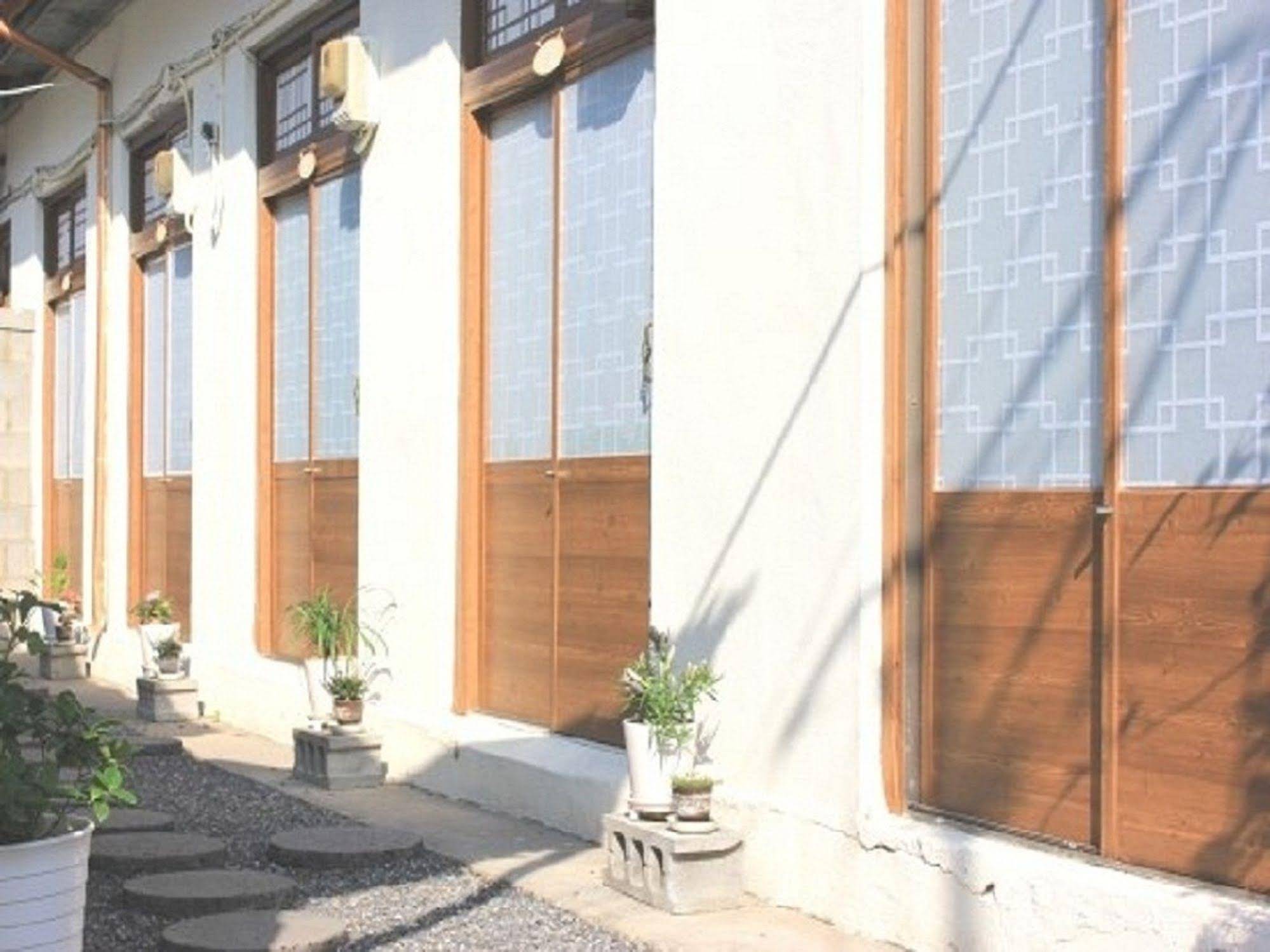 Dodam Guest House