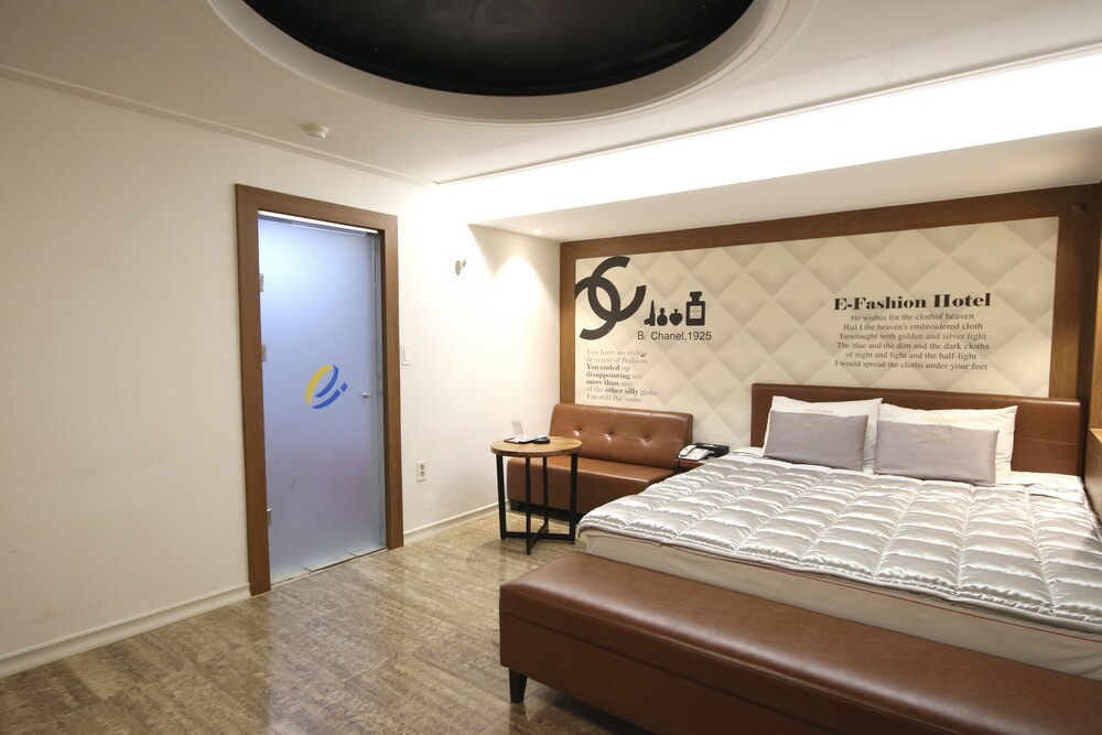E Fashion Hotel