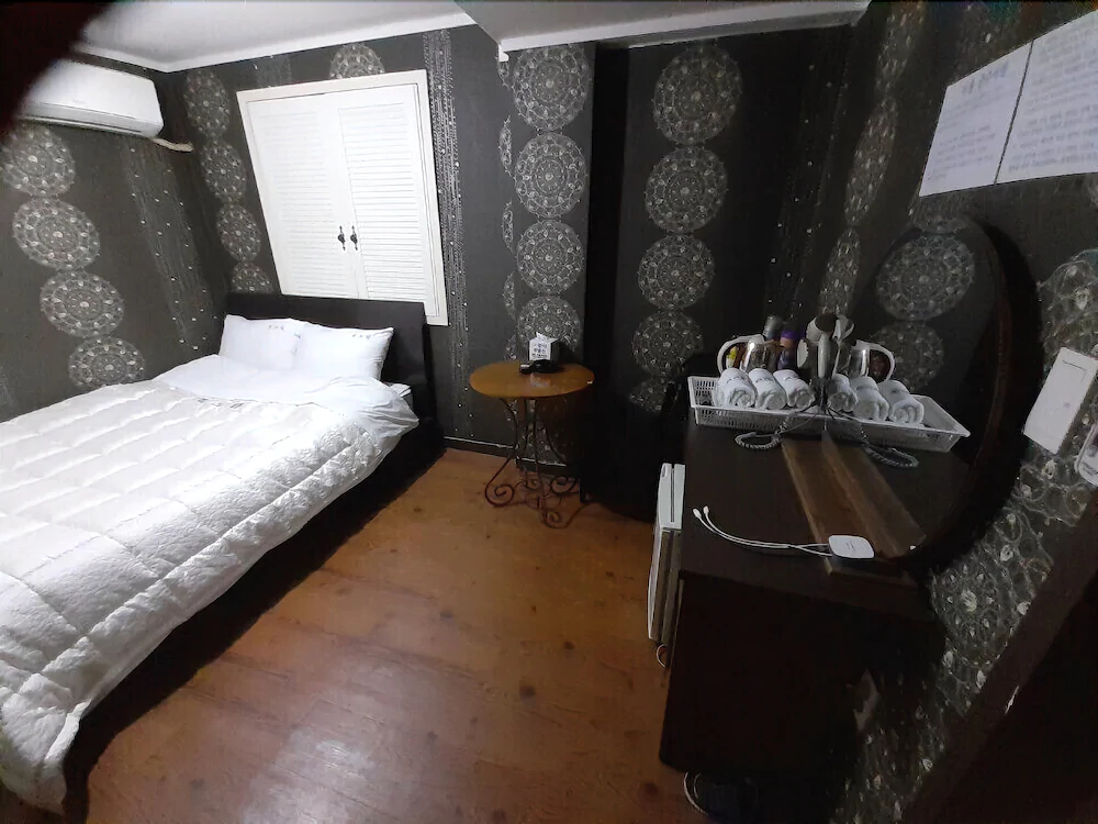 Feel Motel