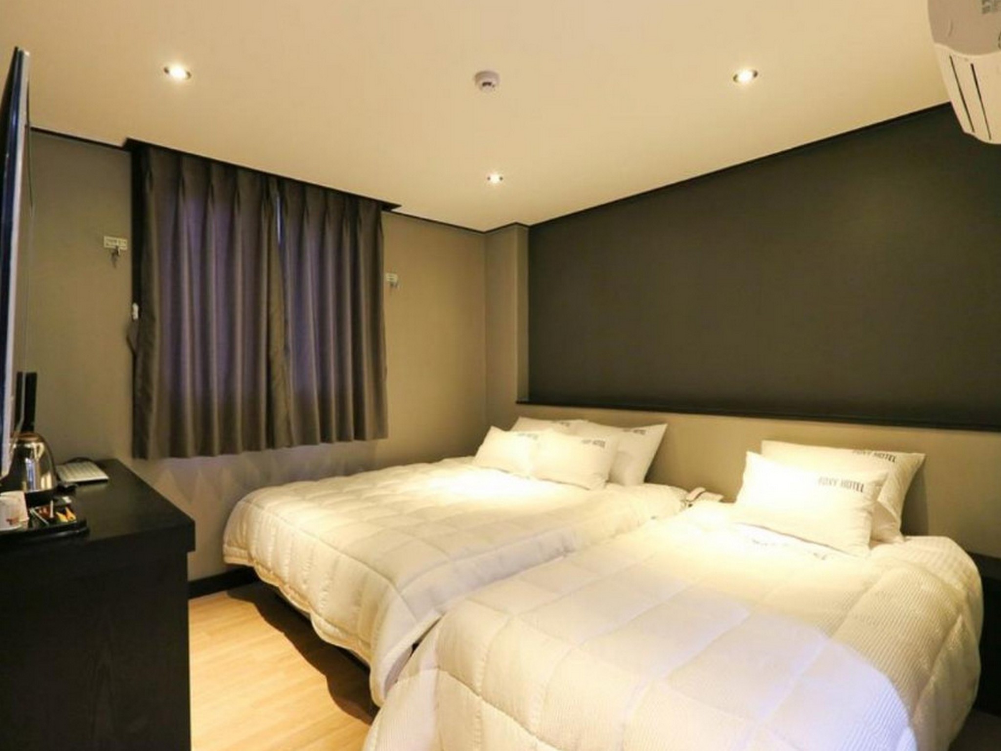 Foxy Hotel
