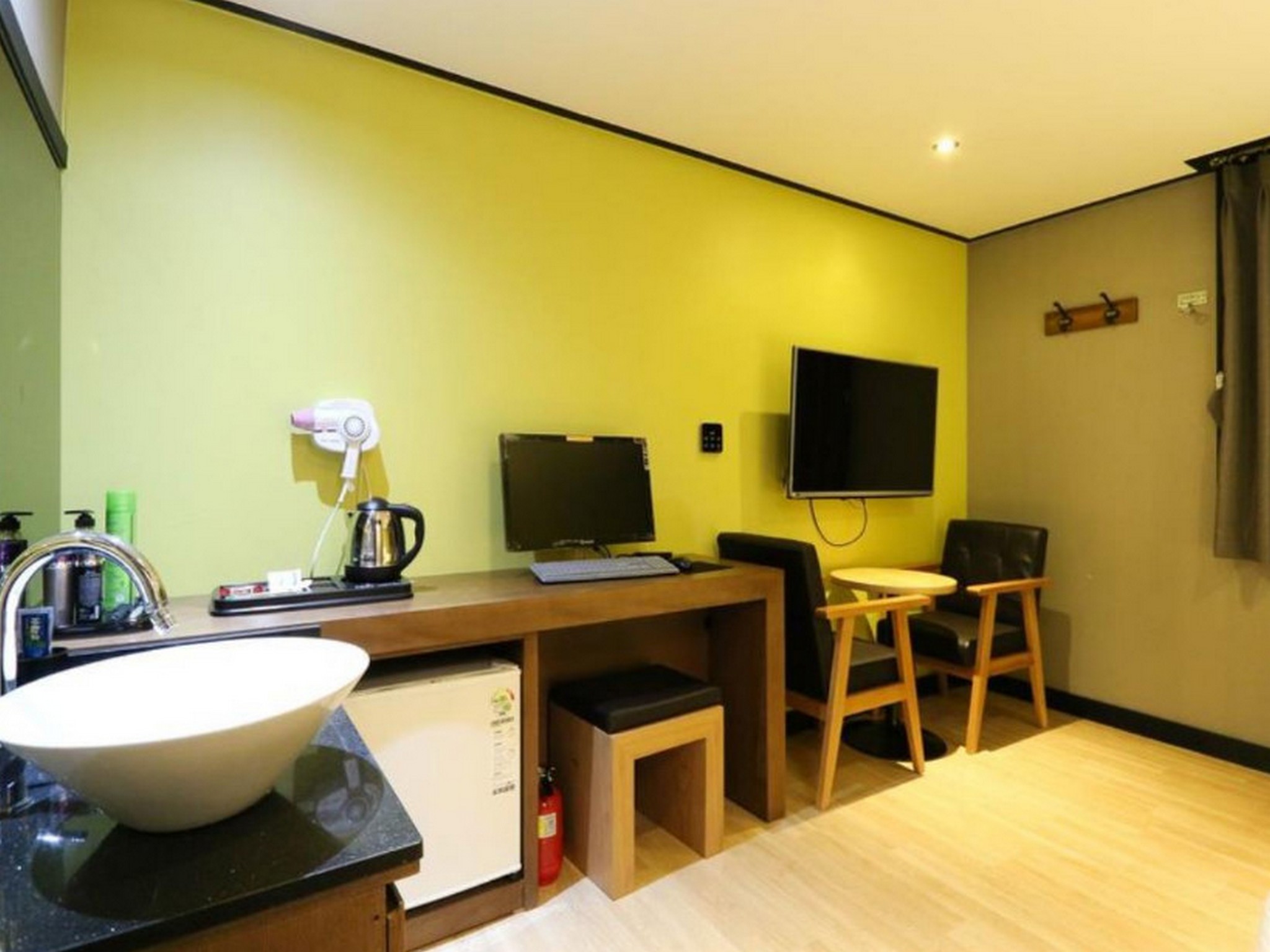 Foxy Hotel