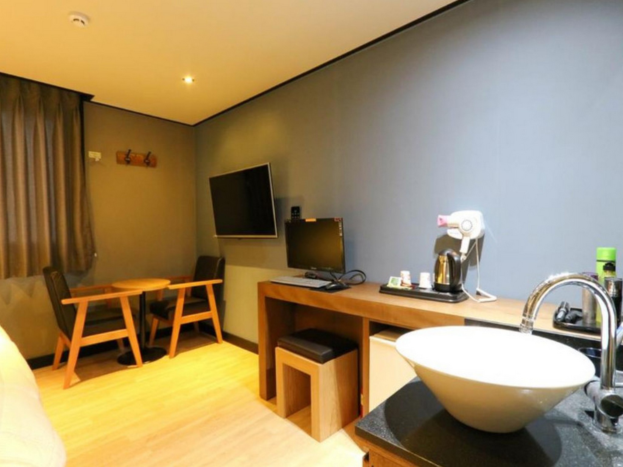 Foxy Hotel
