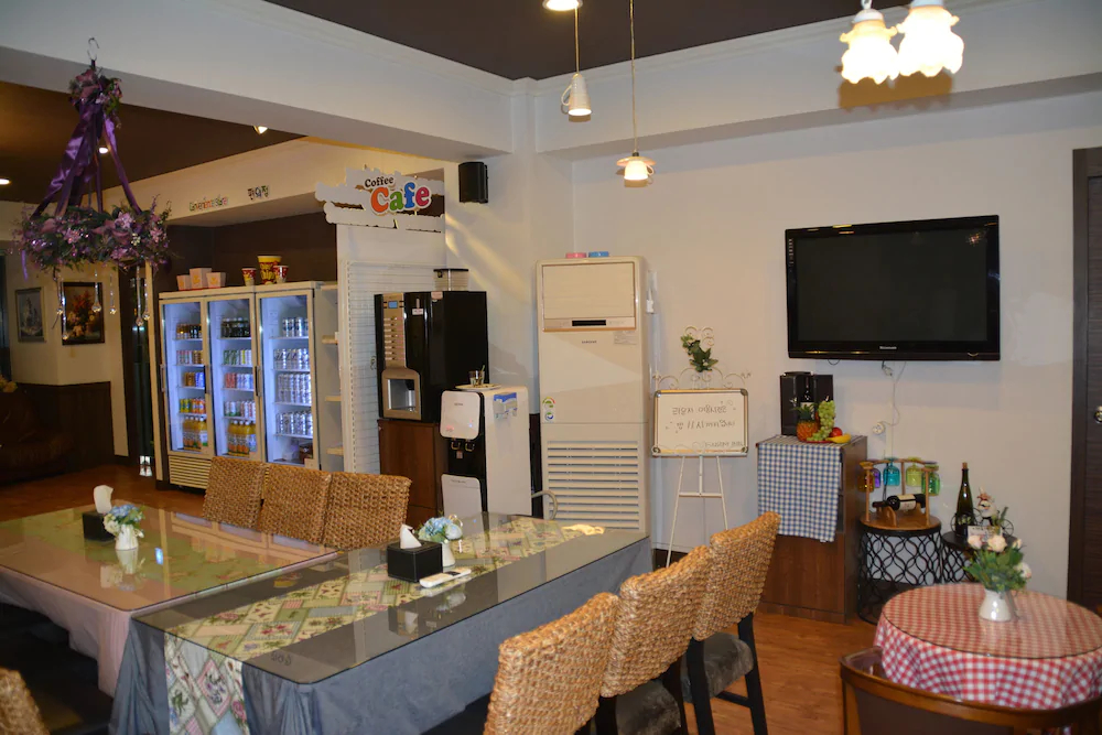 FunStay Inn Guesthouse