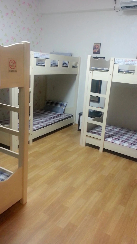 FunStay Inn Guesthouse