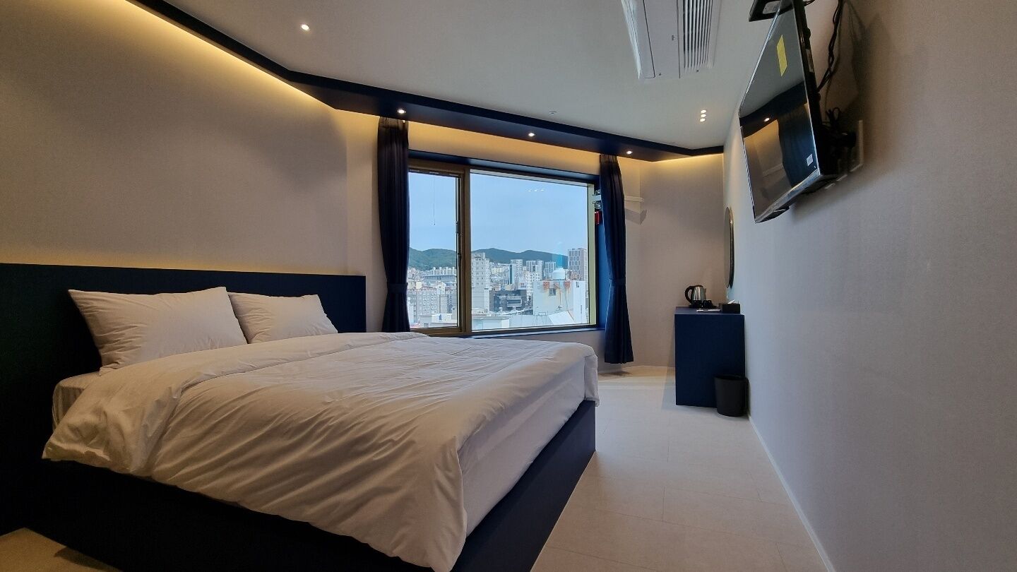 Gold Stone Hotel