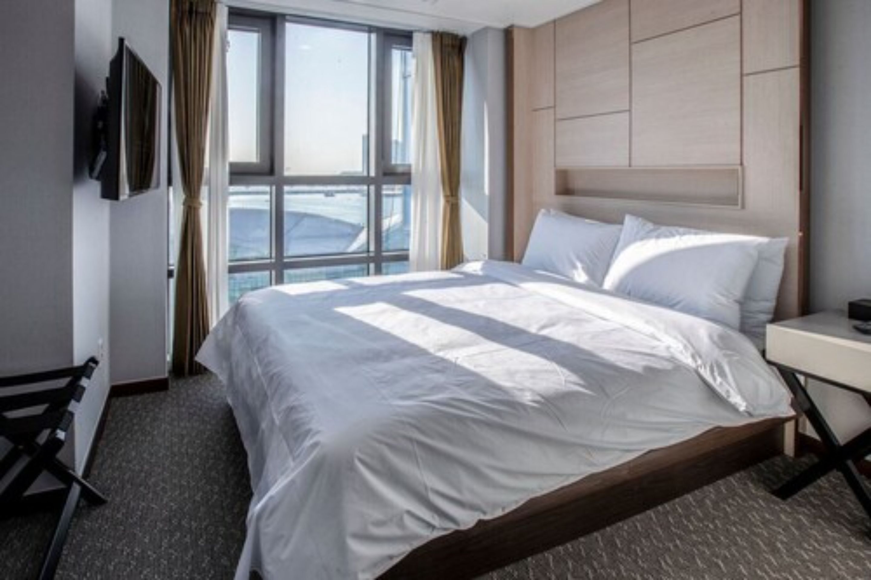 Griffin Bay Hotel