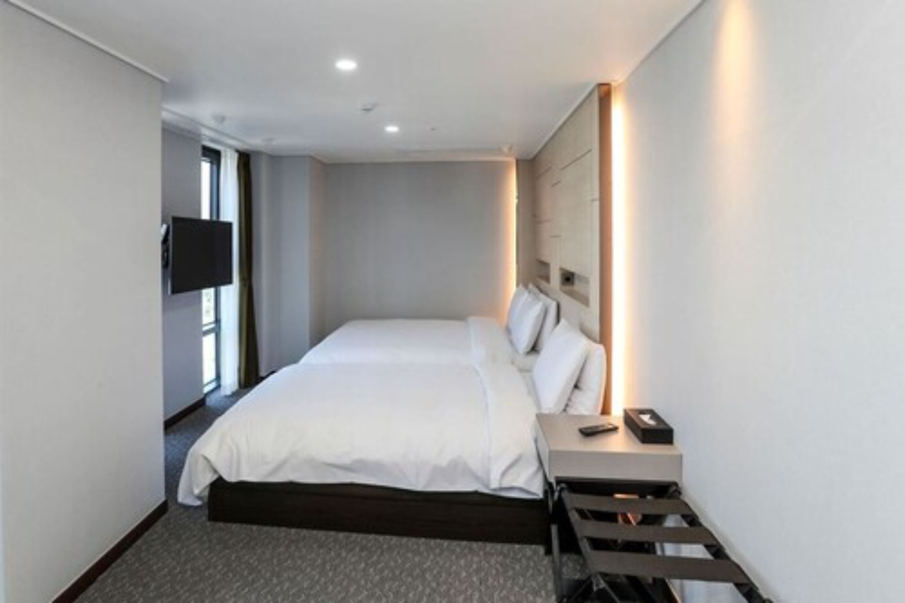 Griffin Bay Hotel