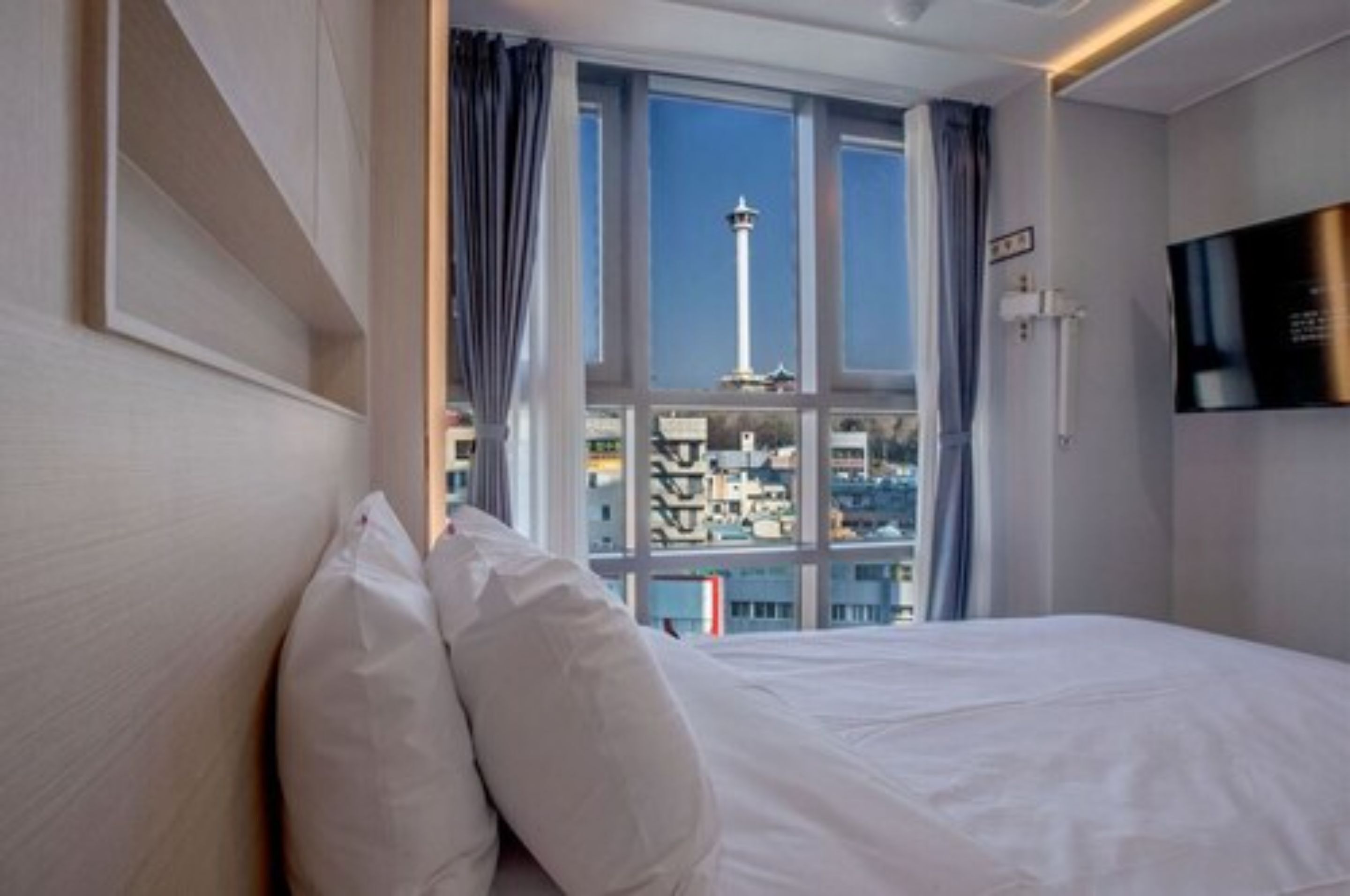 Griffin Bay Hotel