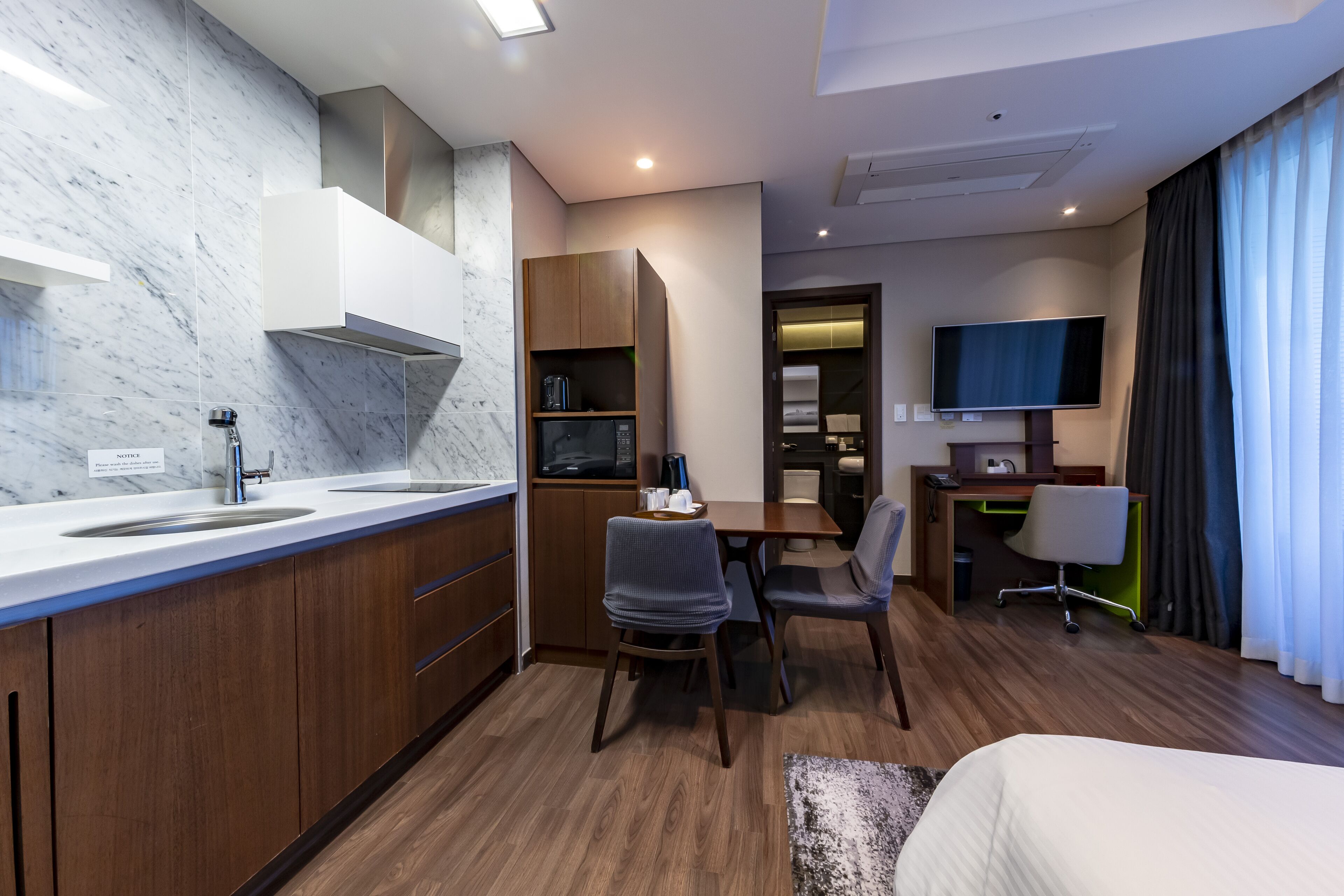 Haeundae H Stay Hotel