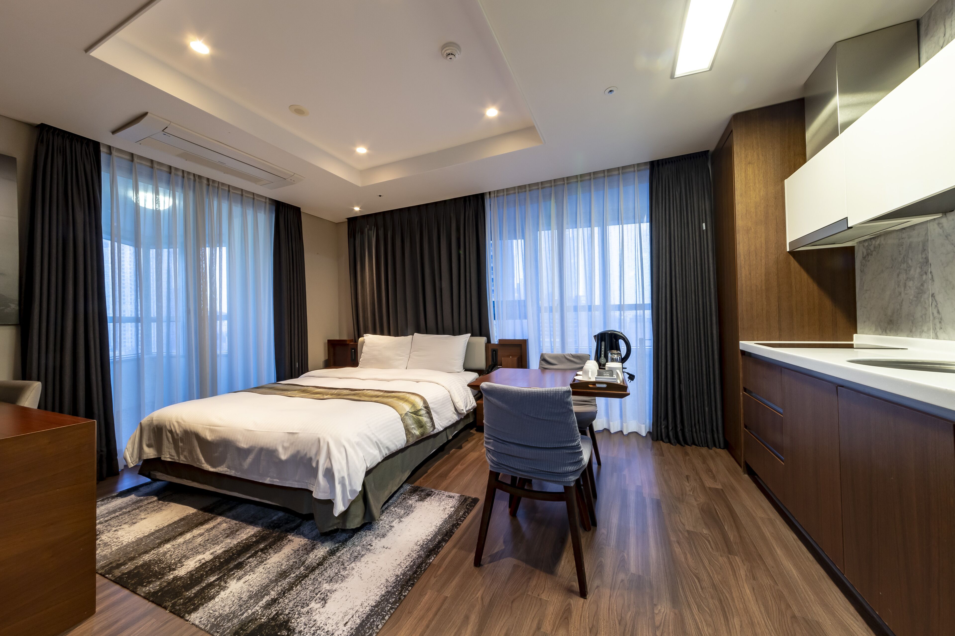 Haeundae H Stay Hotel