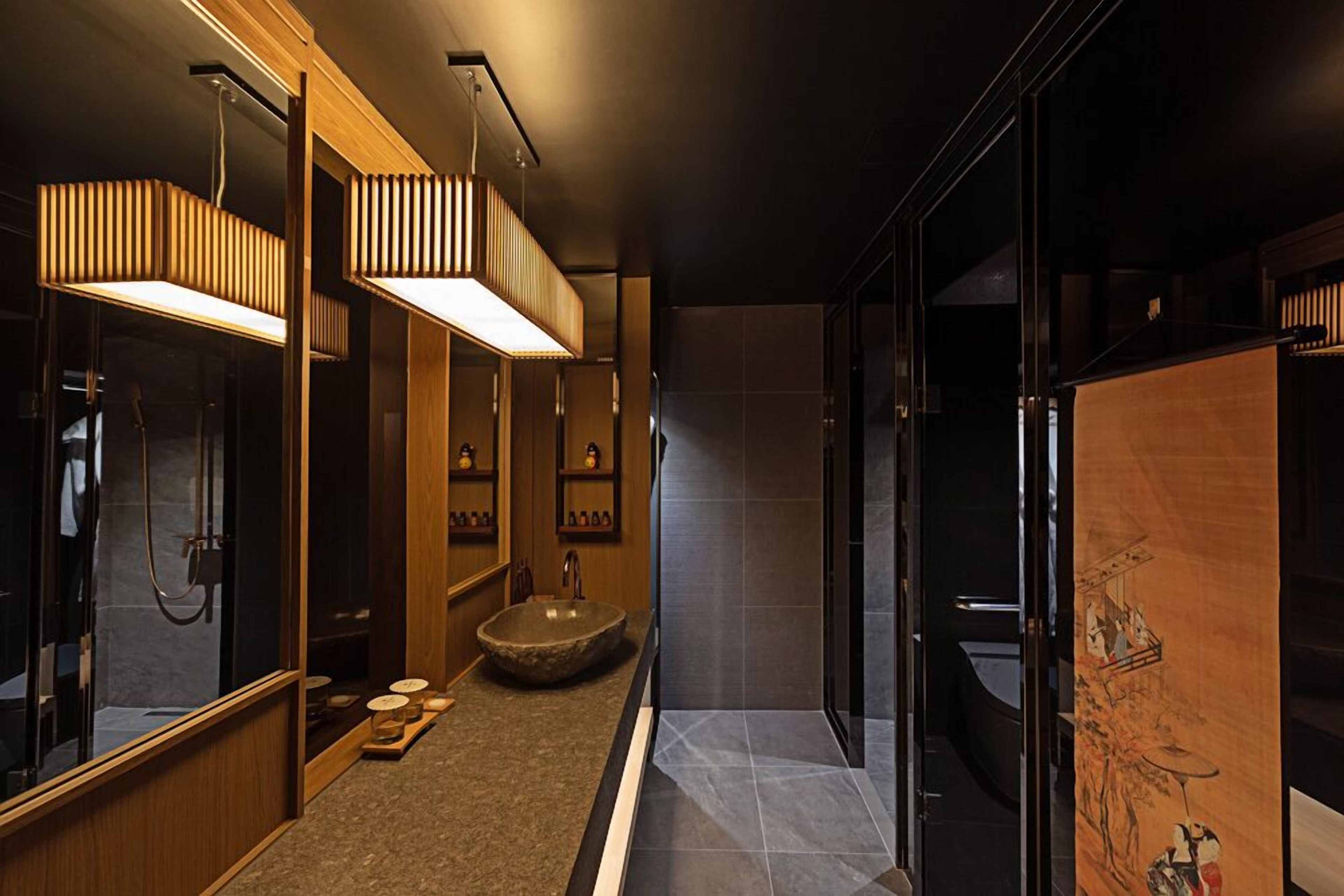 Hoshikage Ryokan Hotel